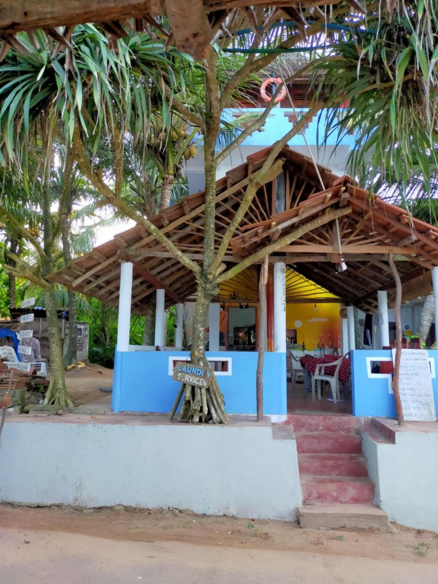 Chandi Gaya Beach Guesthouse Tangalle Ngoại thất bức ảnh