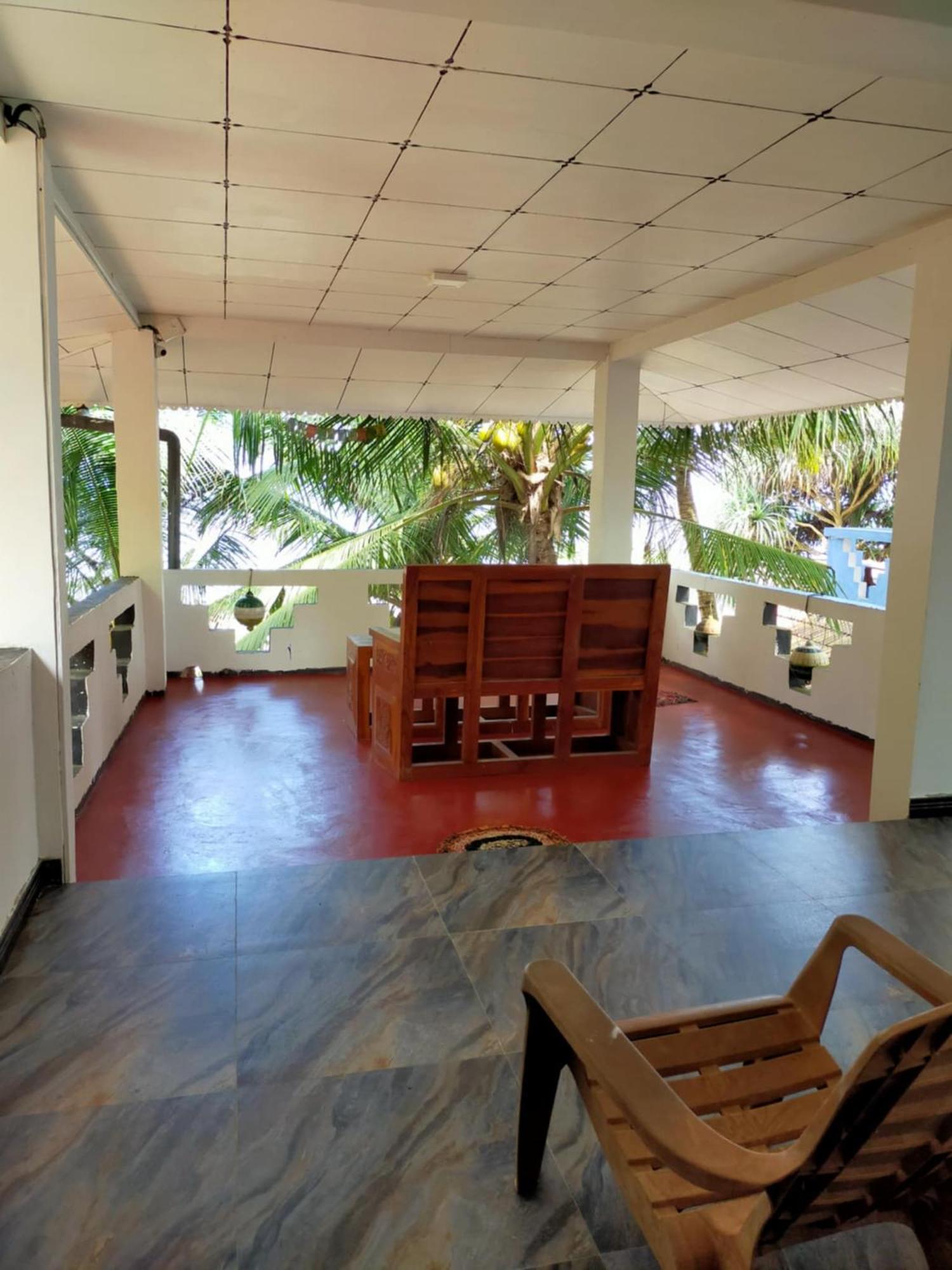 Chandi Gaya Beach Guesthouse Tangalle Ngoại thất bức ảnh