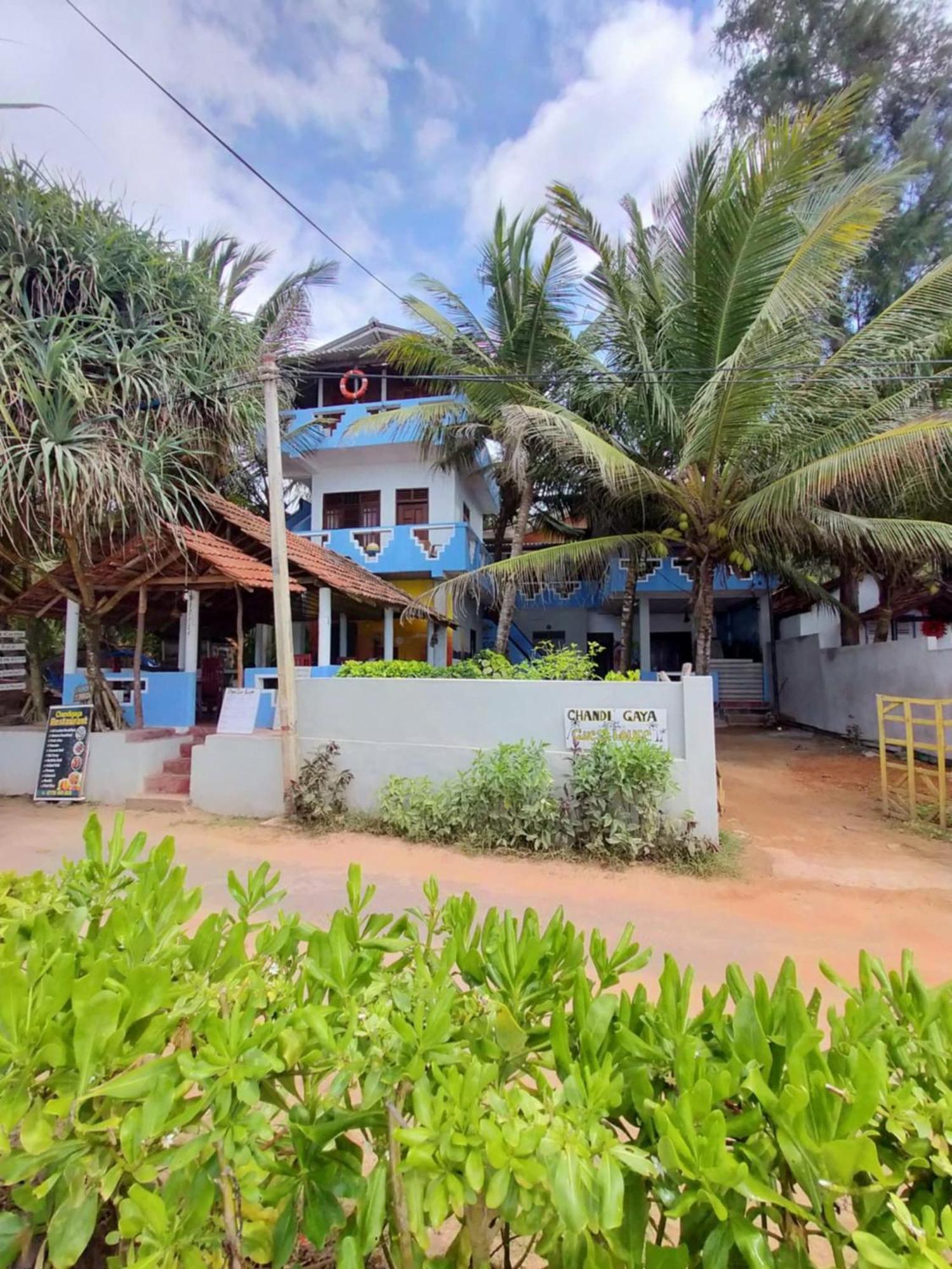 Chandi Gaya Beach Guesthouse Tangalle Ngoại thất bức ảnh